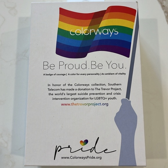 New in Box Colourways Pride small round personal bluetooth wireless speaker - Picture 6 of 7